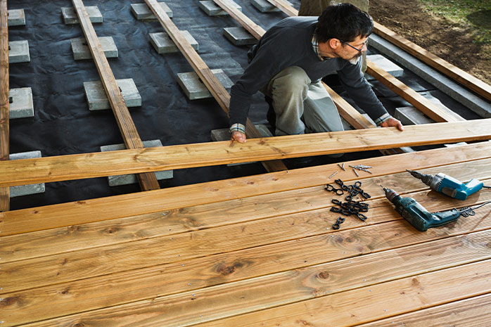 Laying a wooden deck with a substructure: it's easy with detailed building instructions